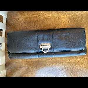 Black clutch